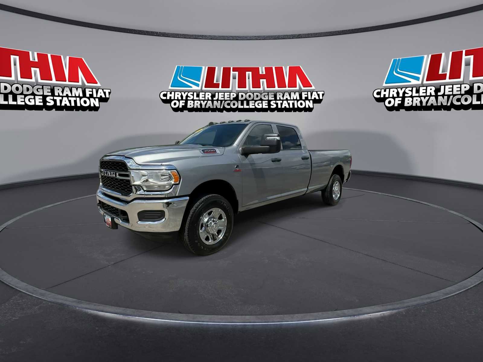 Used 2024 RAM 3500 Tradesman w/ Chrome Appearance Group image 4
