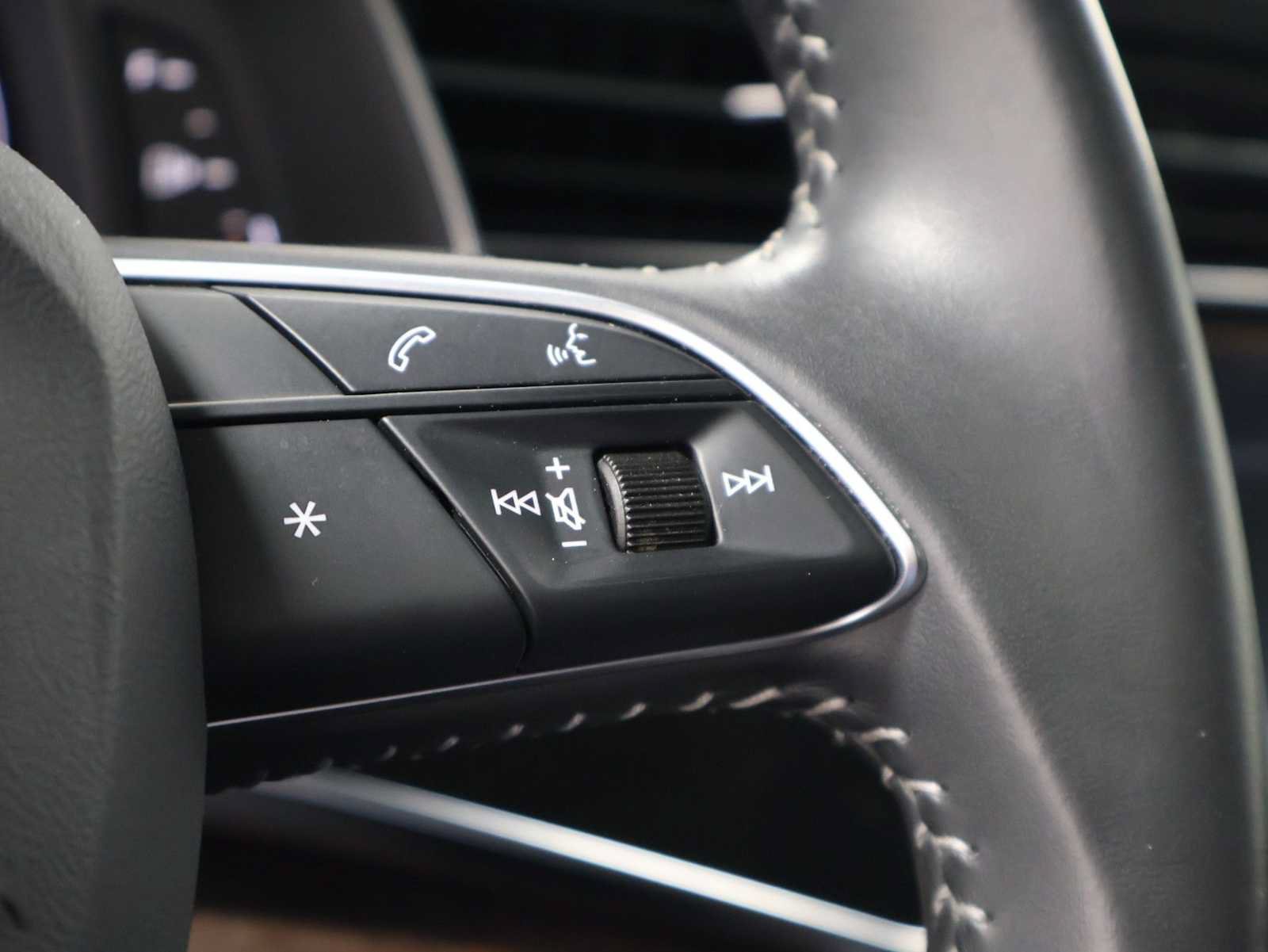 Used 2020 Audi Q8 Prestige w/ Prestige Package AWD/4WD image 25