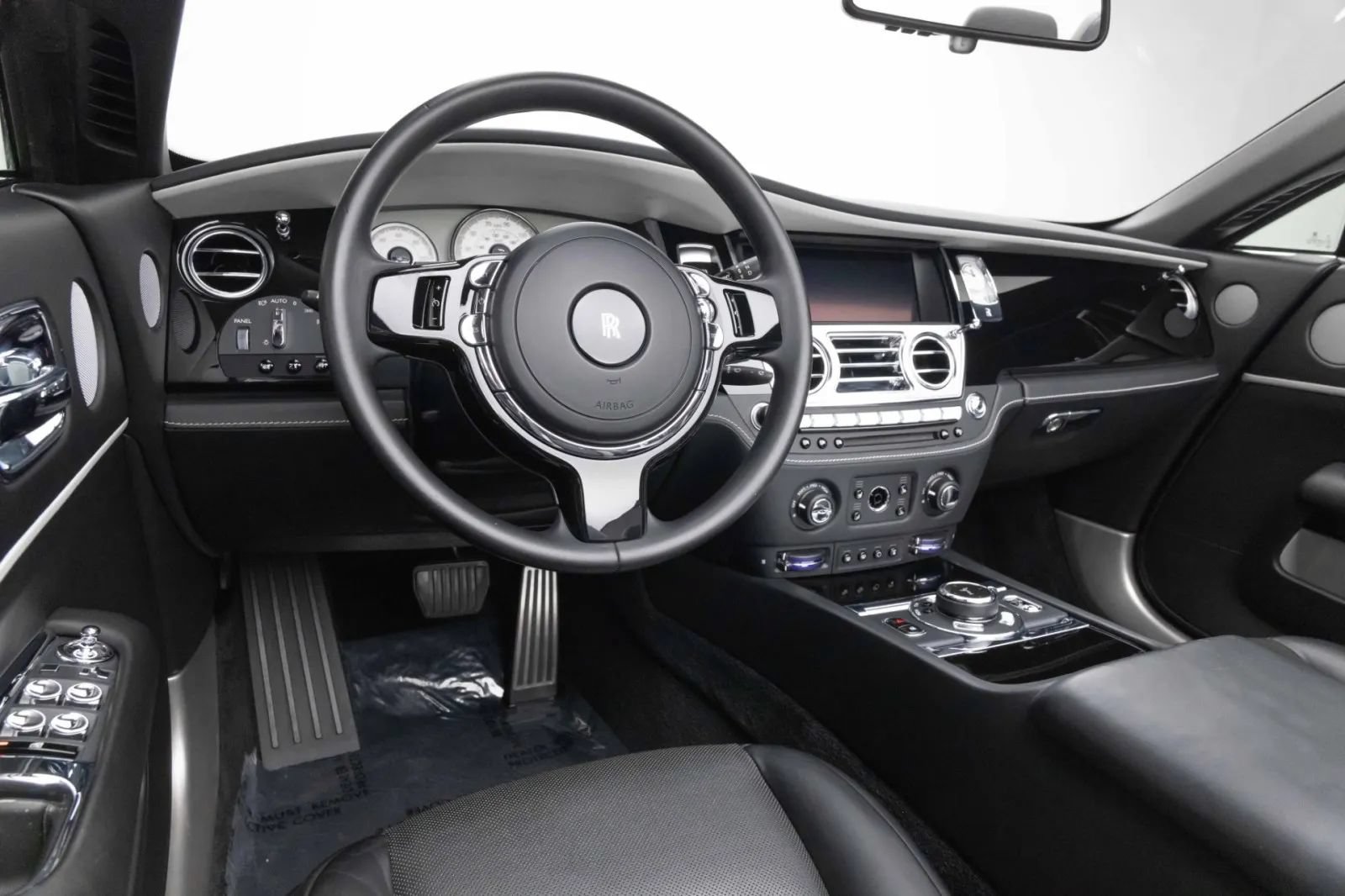 Used 2019 Rolls-Royce Dawn RWD image 6
