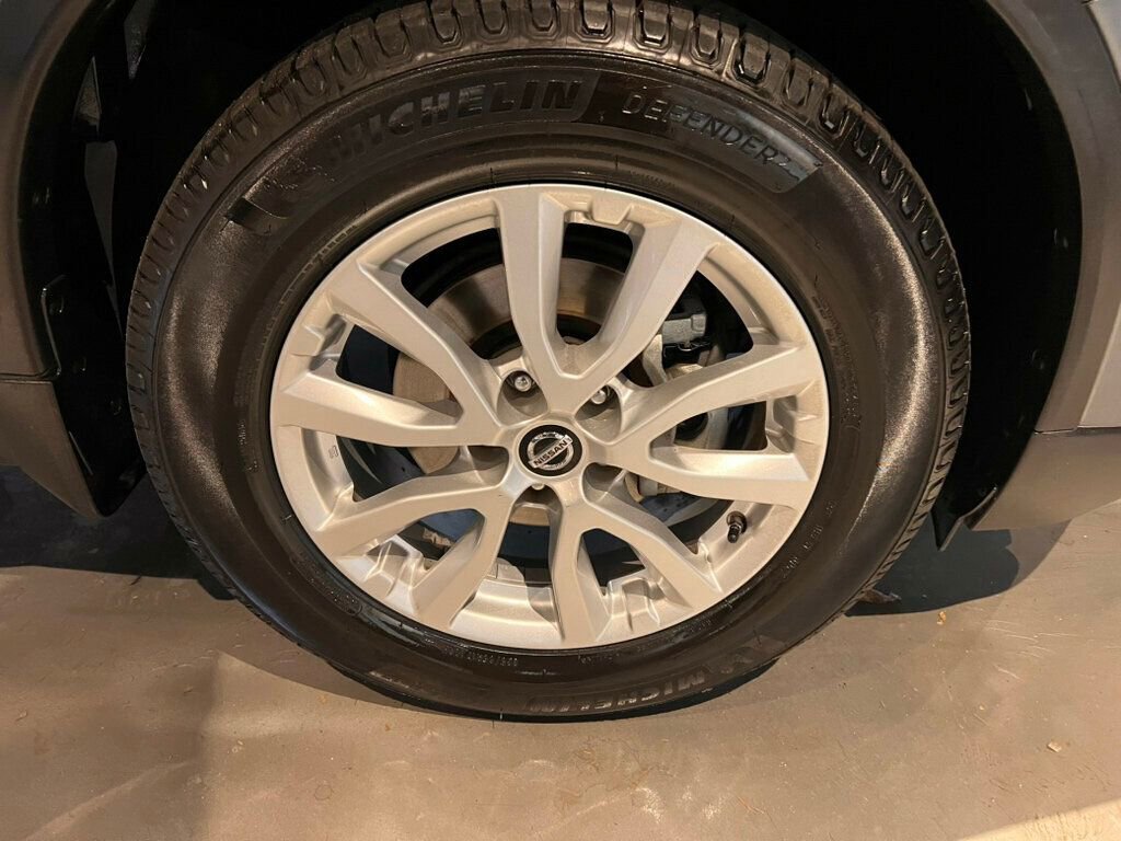 Used 2020 Nissan Rogue S w/ Special Edition Package image 13