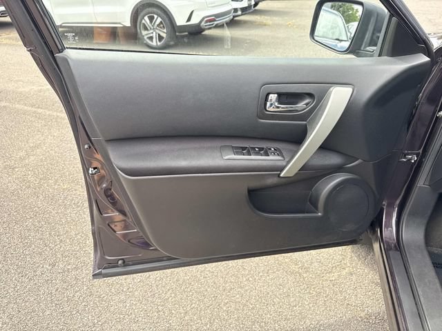 Used 2015 Nissan Rogue S w/ Convenience Package AWD/4WD image 13