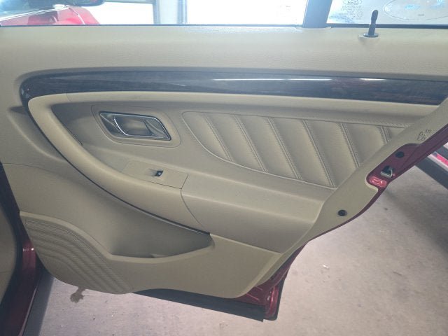 Certified 2018 Ford Taurus Limited AWD/4WD image 8