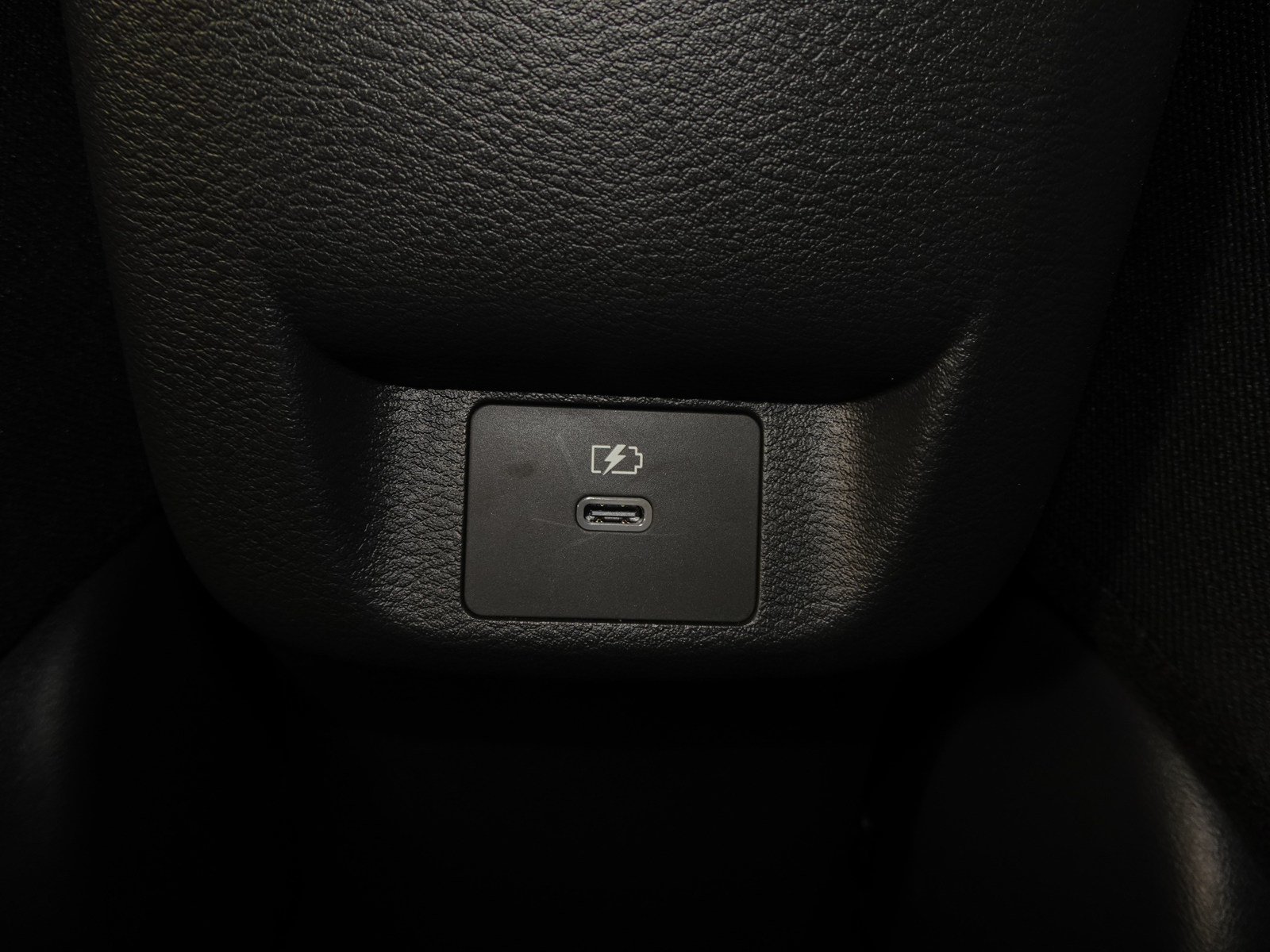 New 2025 Nissan Versa SV w/ Trunk Package FWD image 28