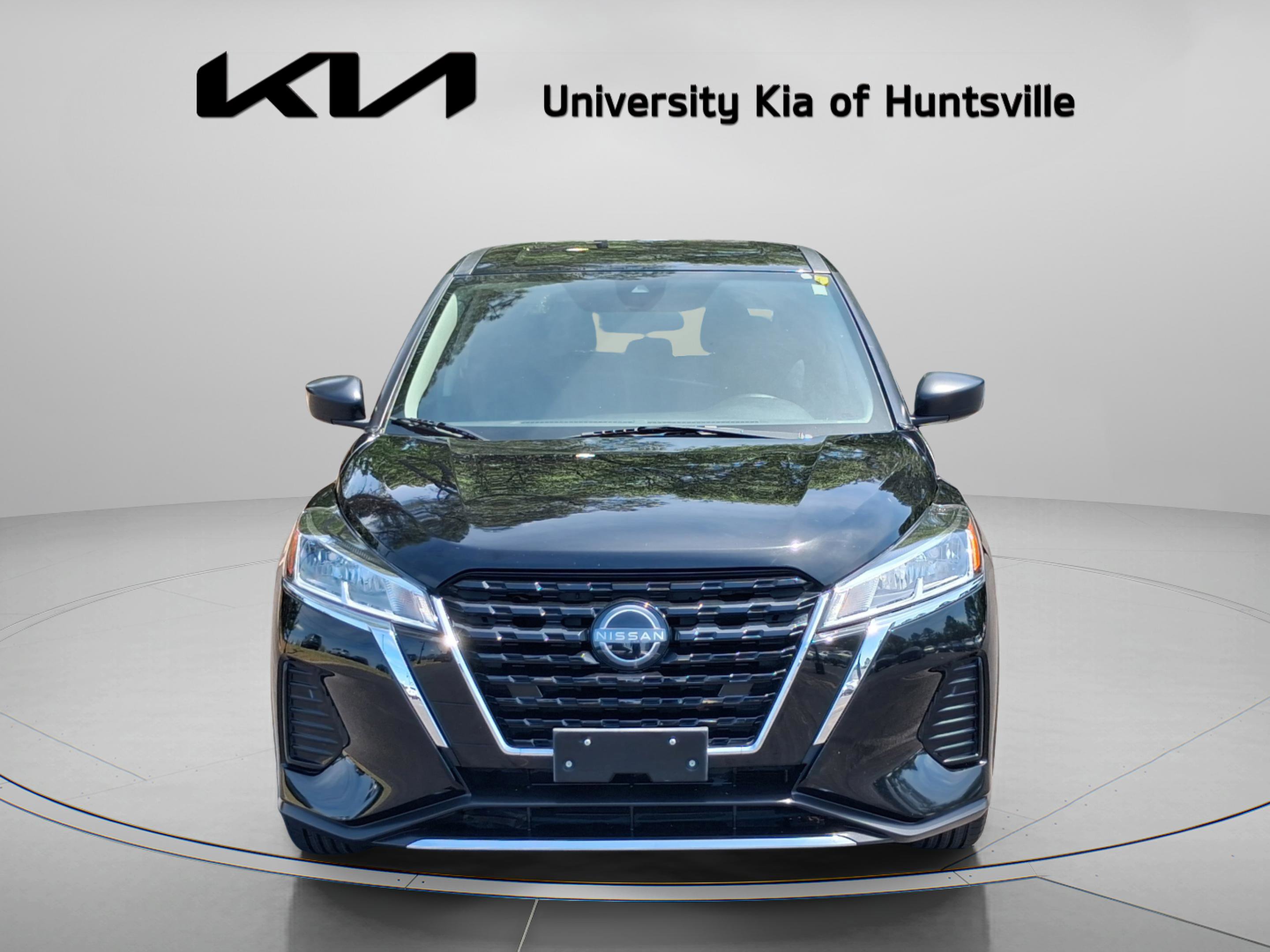 Used 2024 Nissan Kicks S image 2