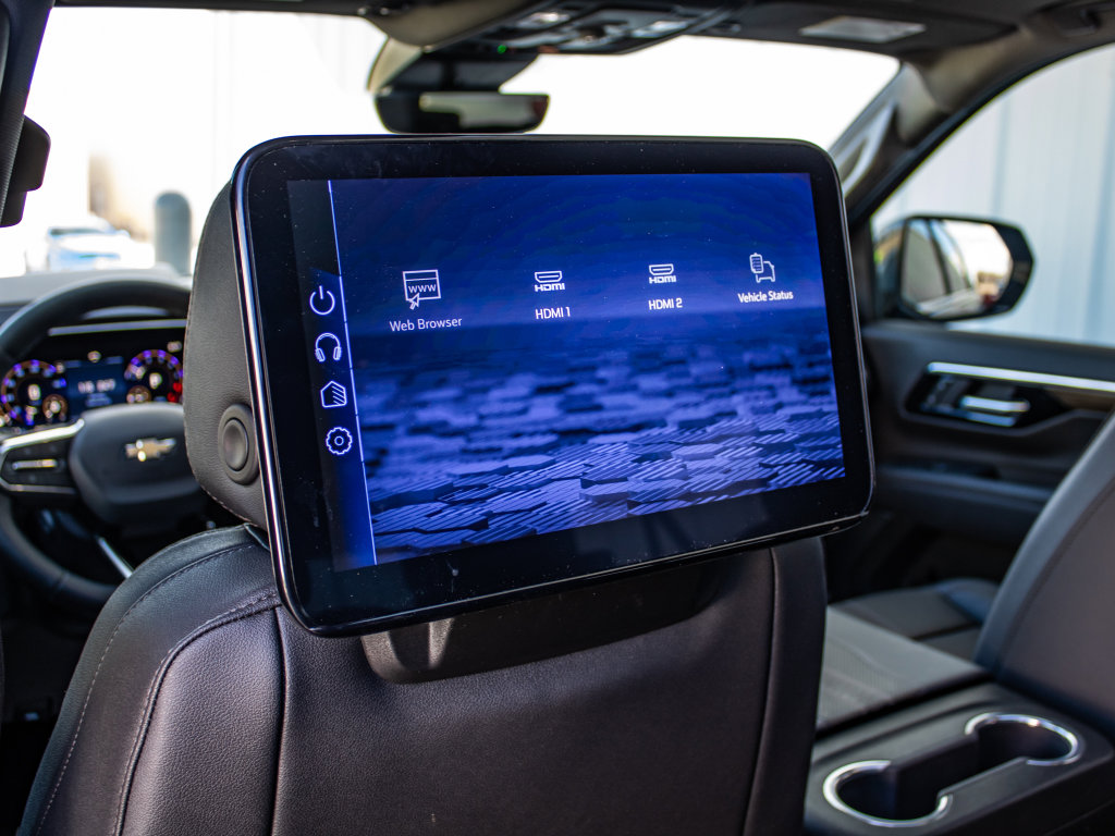 Used 2025 Chevrolet Suburban High Country image 27