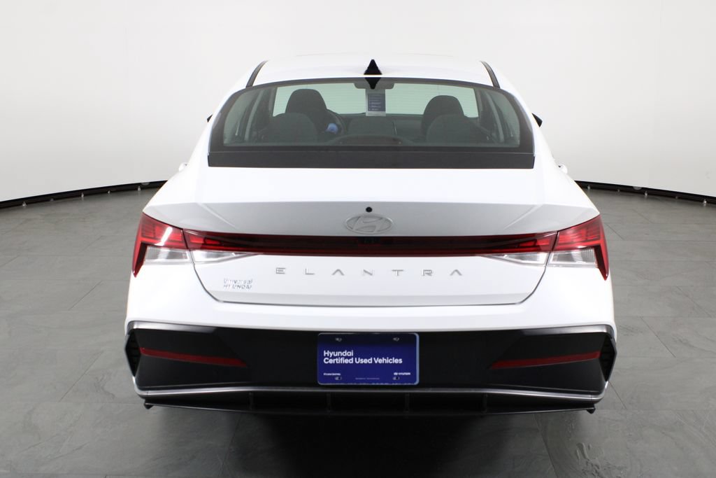 Certified 2024 Hyundai Elantra SEL w/ Convenience Package FWD image 11