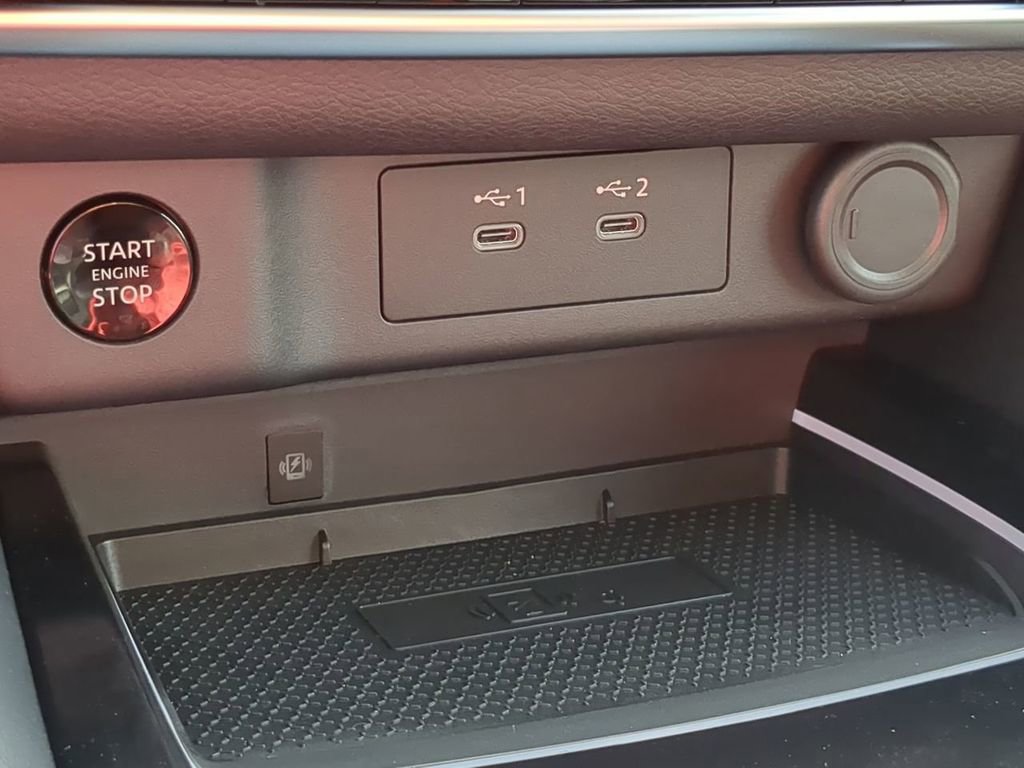 Used 2026 Nissan Rogue Platinum w/ Tech Package image 22