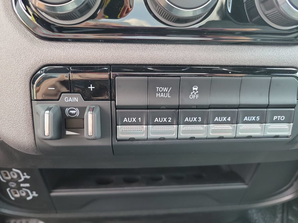New 2026 RAM 5500 Tradesman AWD/4WD image 27