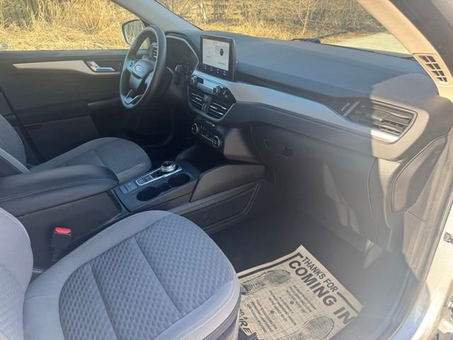 Used 2020 Ford Escape SE image 18