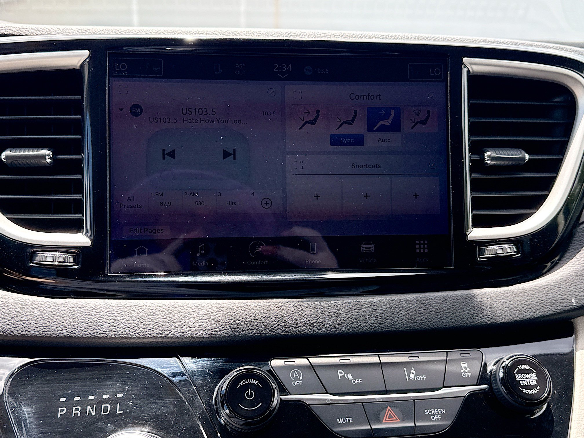 Used 2023 Chrysler Pacifica Touring-L FWD image 29
