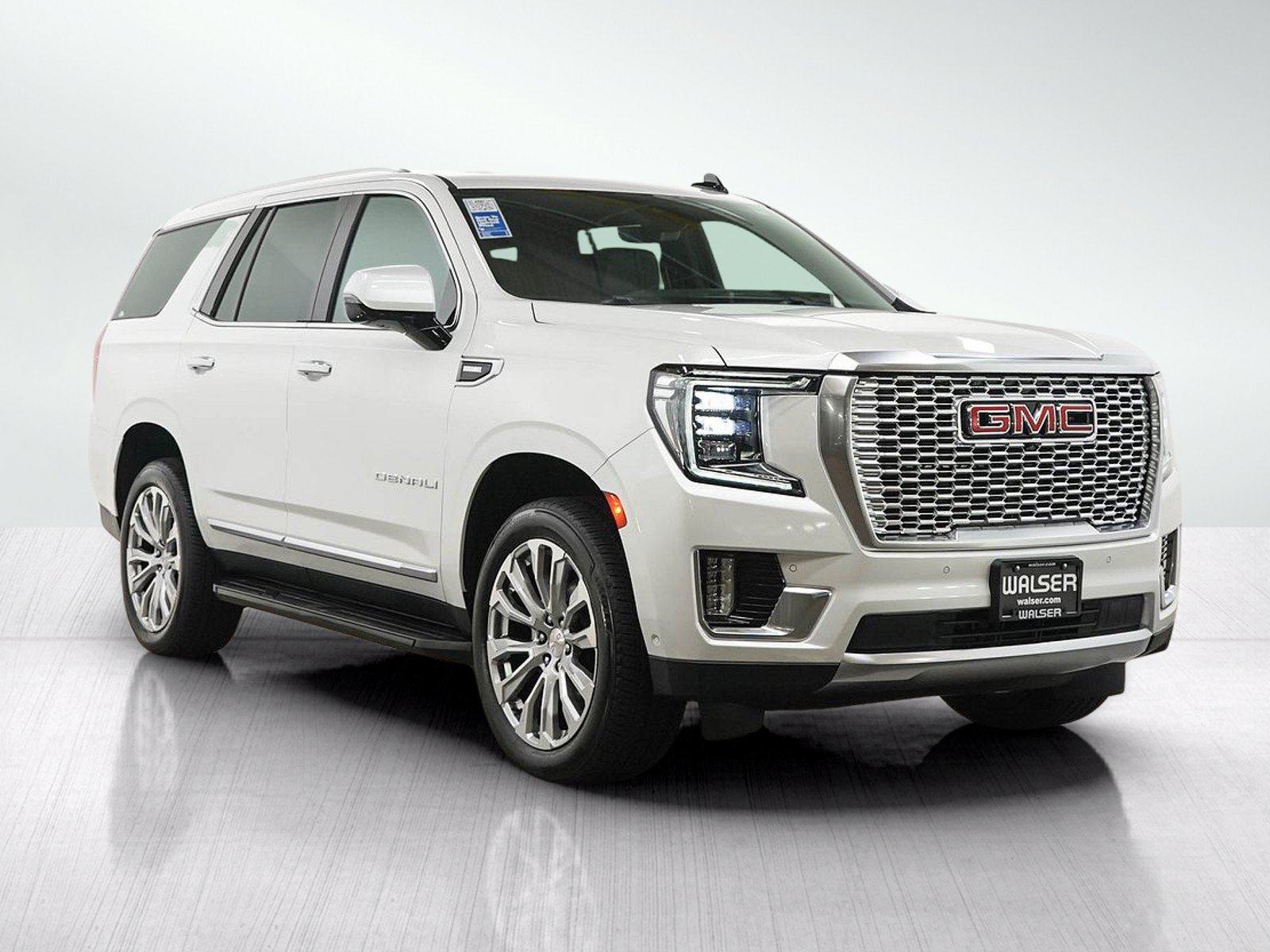 Used 2024 GMC Yukon Denali w/ Advanced Technology Package AWD/4WD image 7