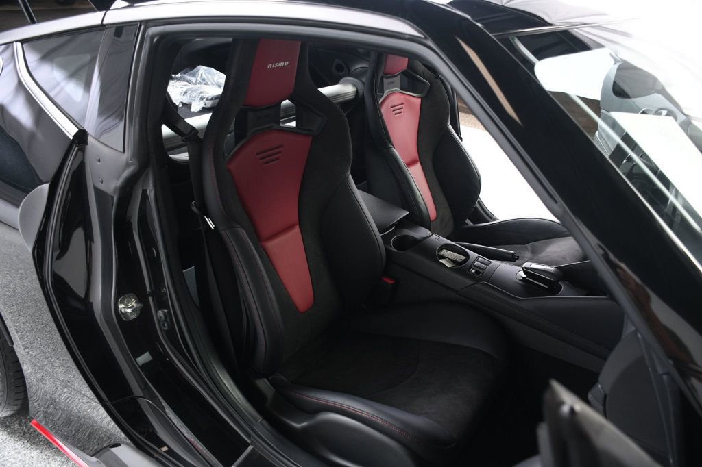 Used 2025 Nissan Z NISMO w/ Floor Mat Package RWD image 27