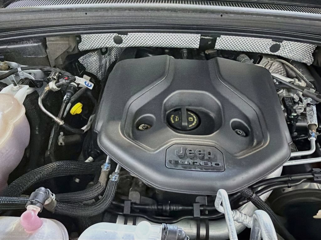 Used 2023 Jeep Grand Cherokee Trailhawk AWD/4WD image 32