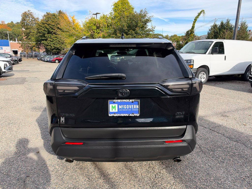 Used 2019 Toyota RAV4 XLE Premium w/ Cold Weather Package AWD/4WD image 4