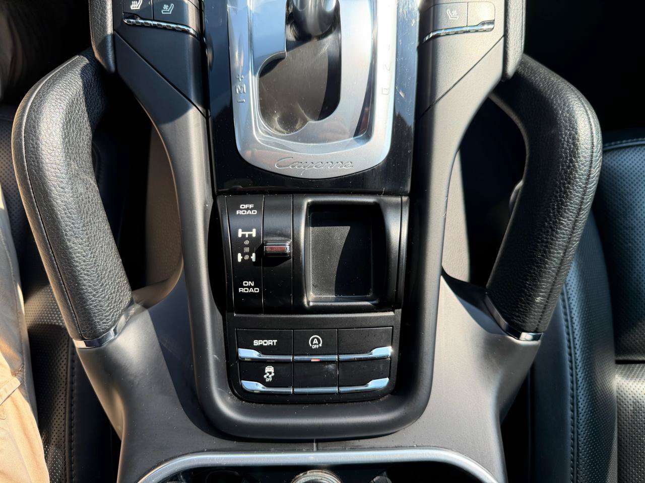 Used 2014 Porsche Cayenne AWD/4WD image 41