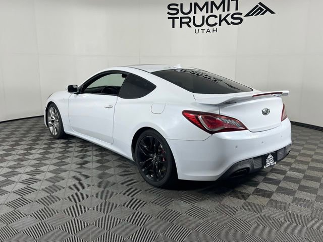 Used 2015 Hyundai Genesis 3.8 image 3