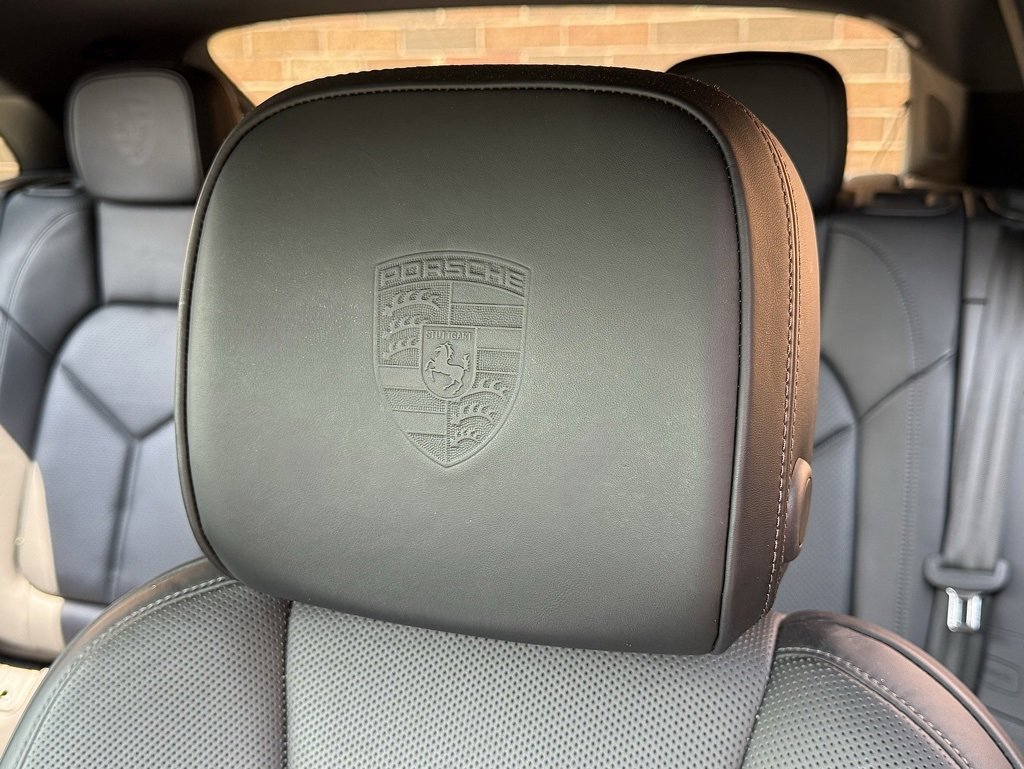 Certified 2024 Porsche Macan image 19