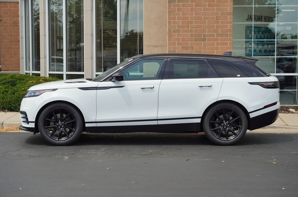 New 2026 Land Rover Range Rover Velar Dynamic SE image 2