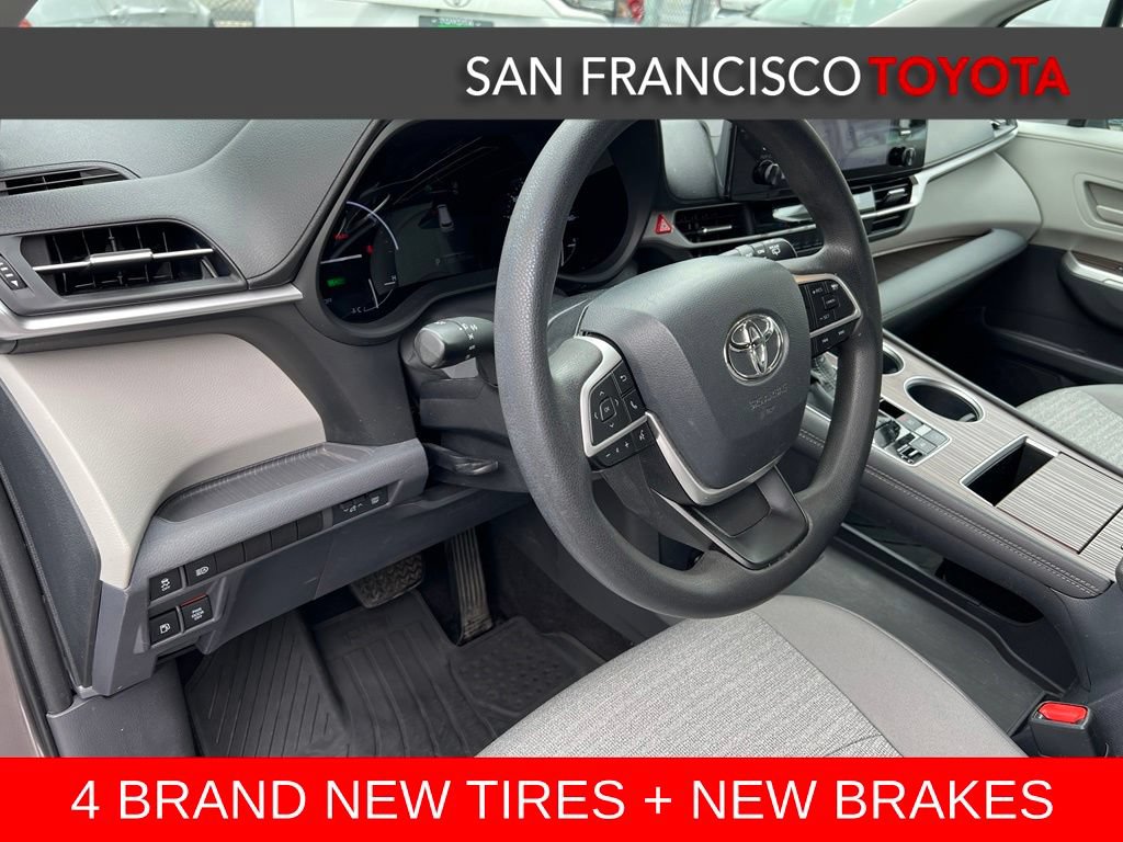 Certified 2021 Toyota Sienna LE FWD image 13