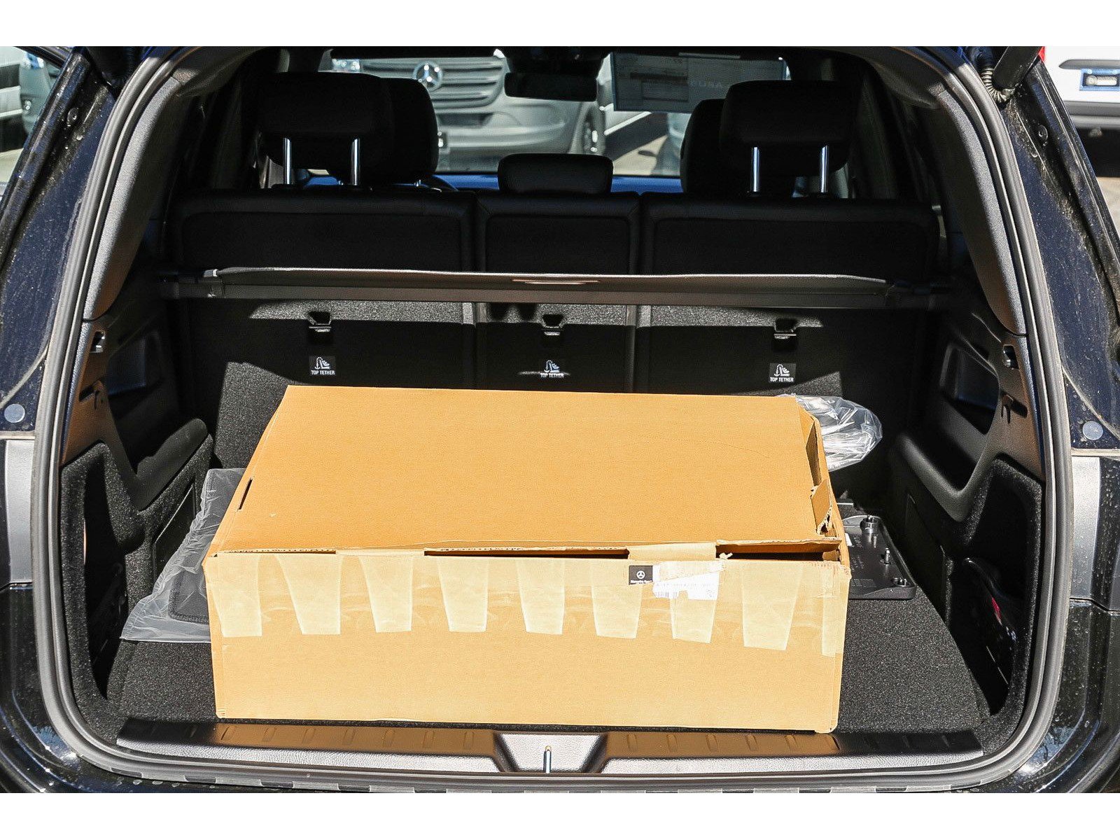 Used 2024 Mercedes-Benz GLB 250 4MATIC image 32