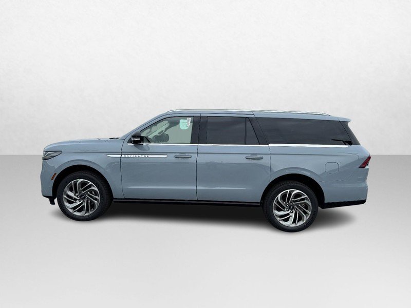 New 2025 Lincoln Navigator L Reserve image 8
