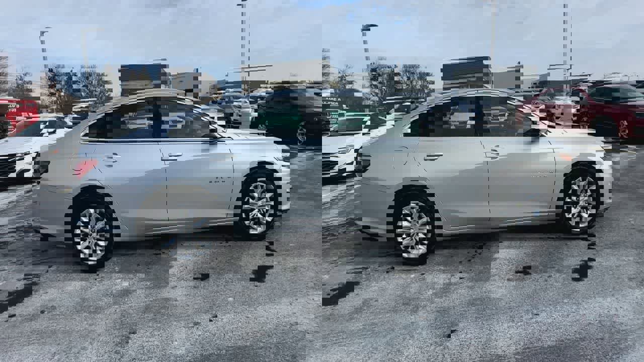 Used 2020 Chevrolet Malibu LT image 9