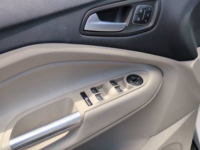 Used 2018 Ford Escape Titanium w/ Ford Safe & Smart Package FWD image 15