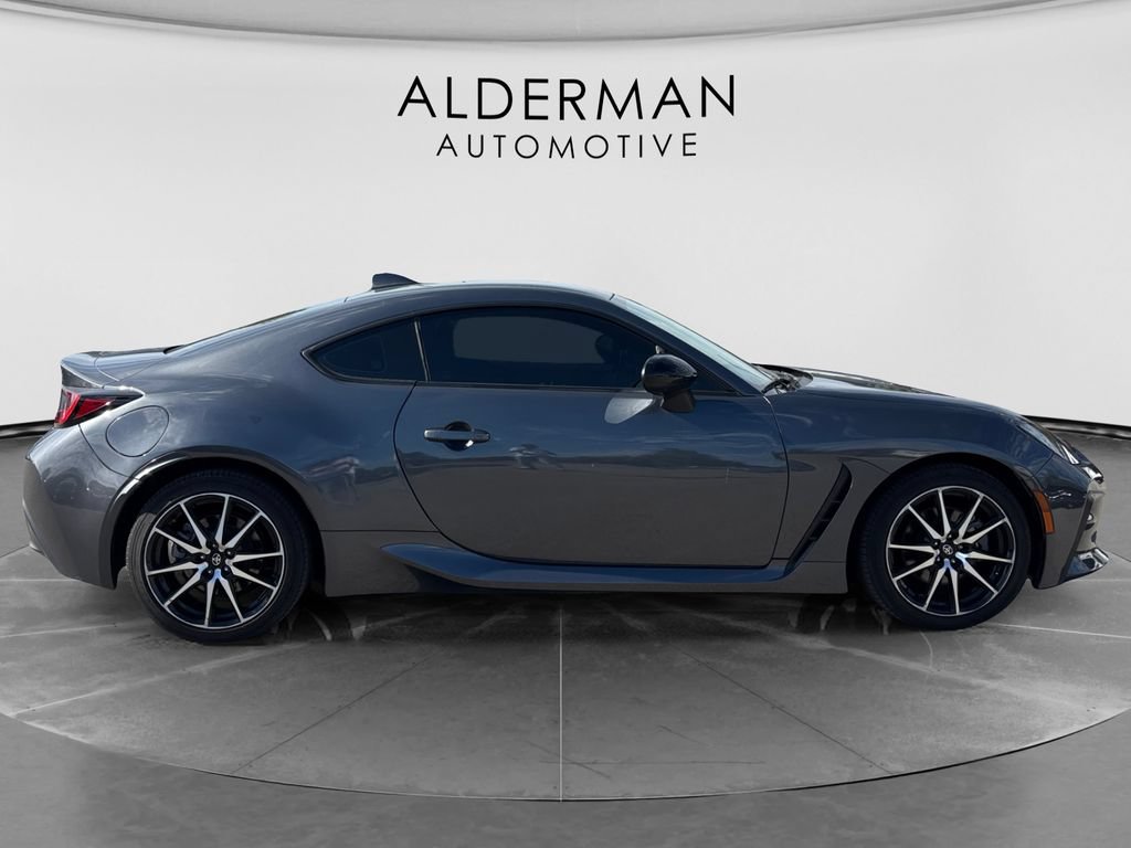 Used 2023 Toyota GR86 RWD image 6