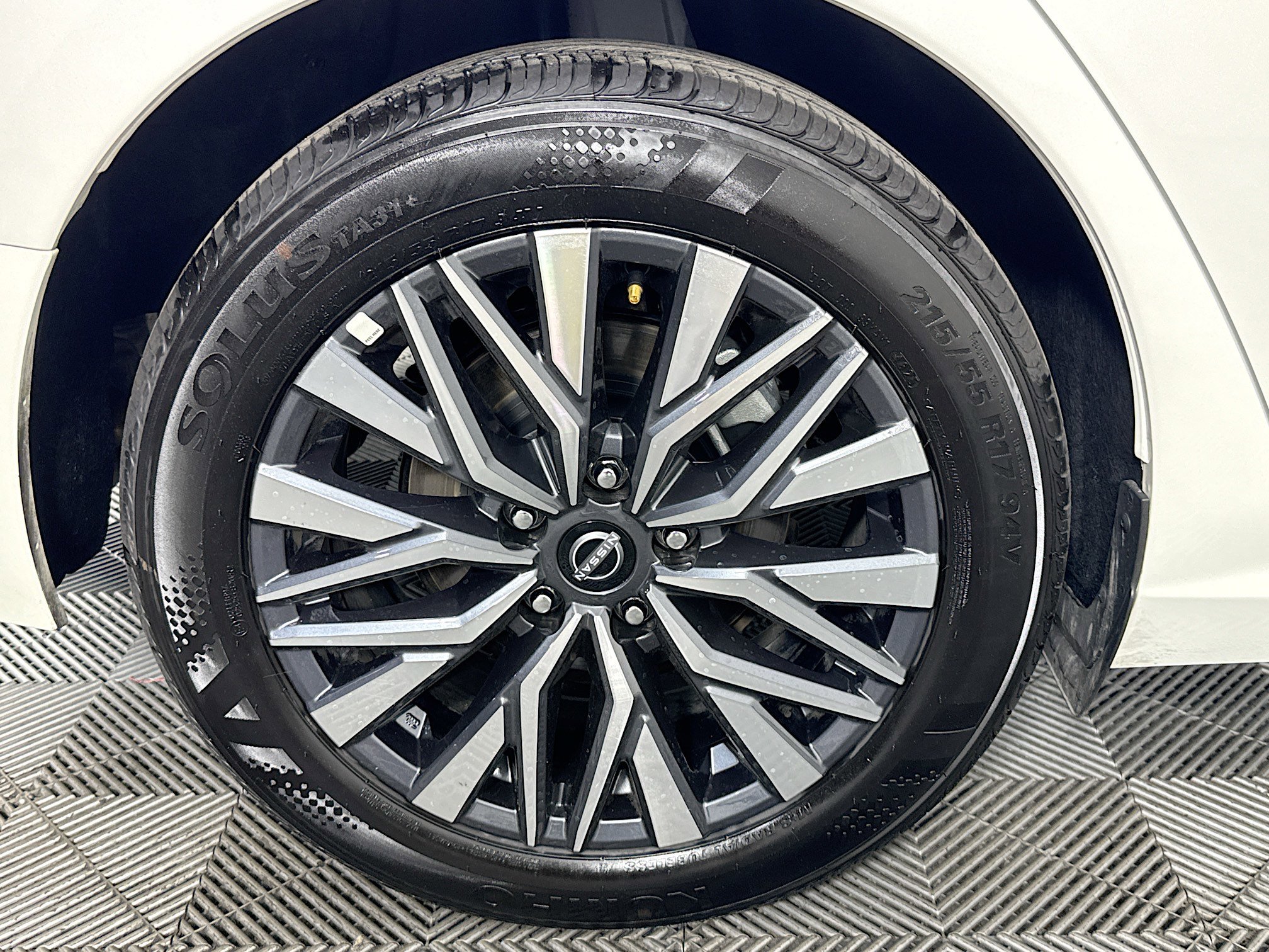 Used 2026 Nissan Altima 2.5 SV FWD image 32