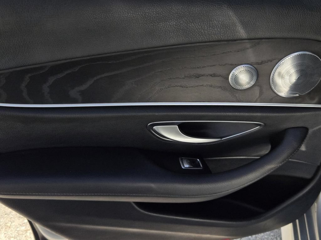 Used 2018 Mercedes-Benz E 300 image 11