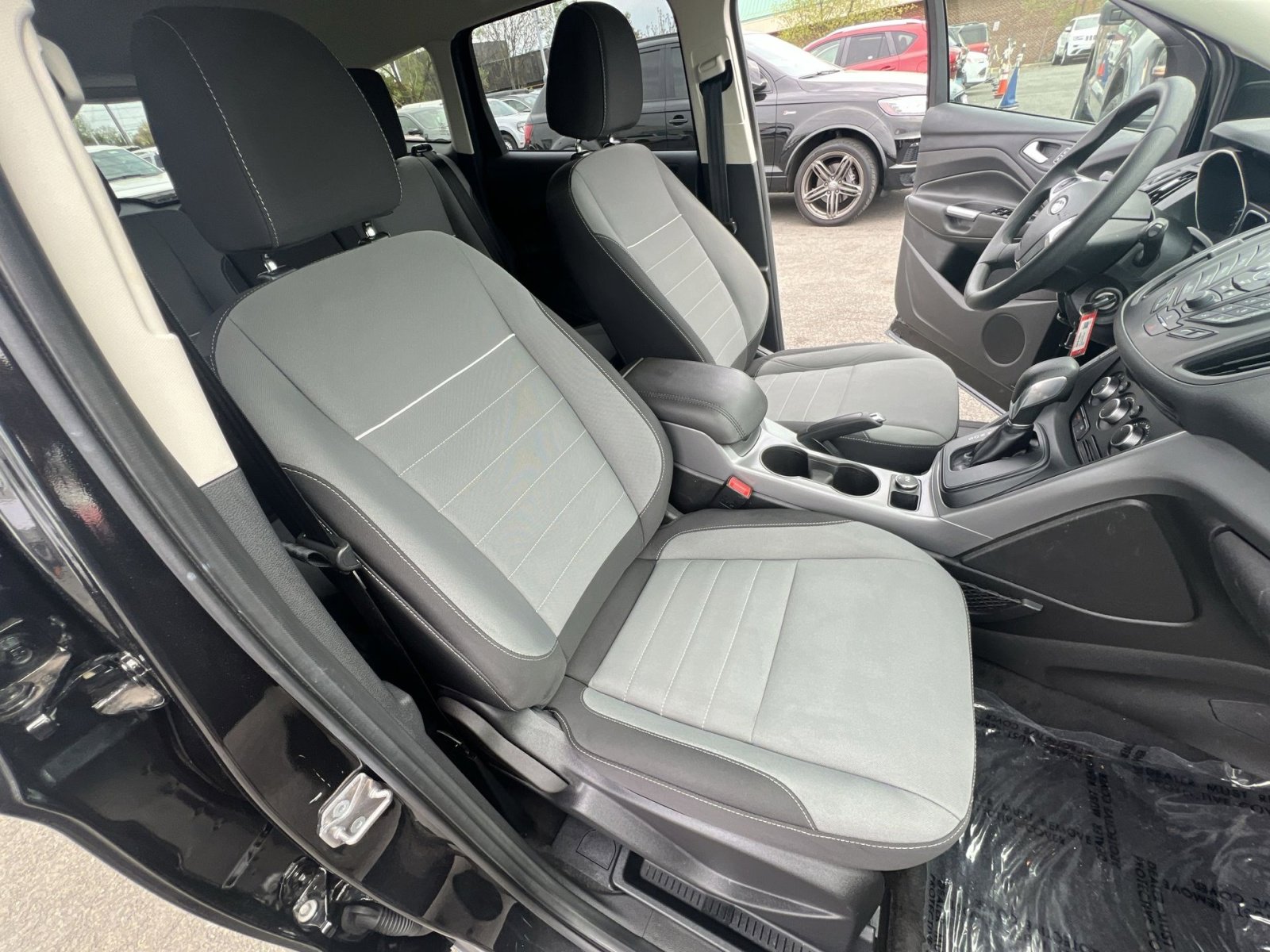 Used 2015 Ford Escape SE image 33