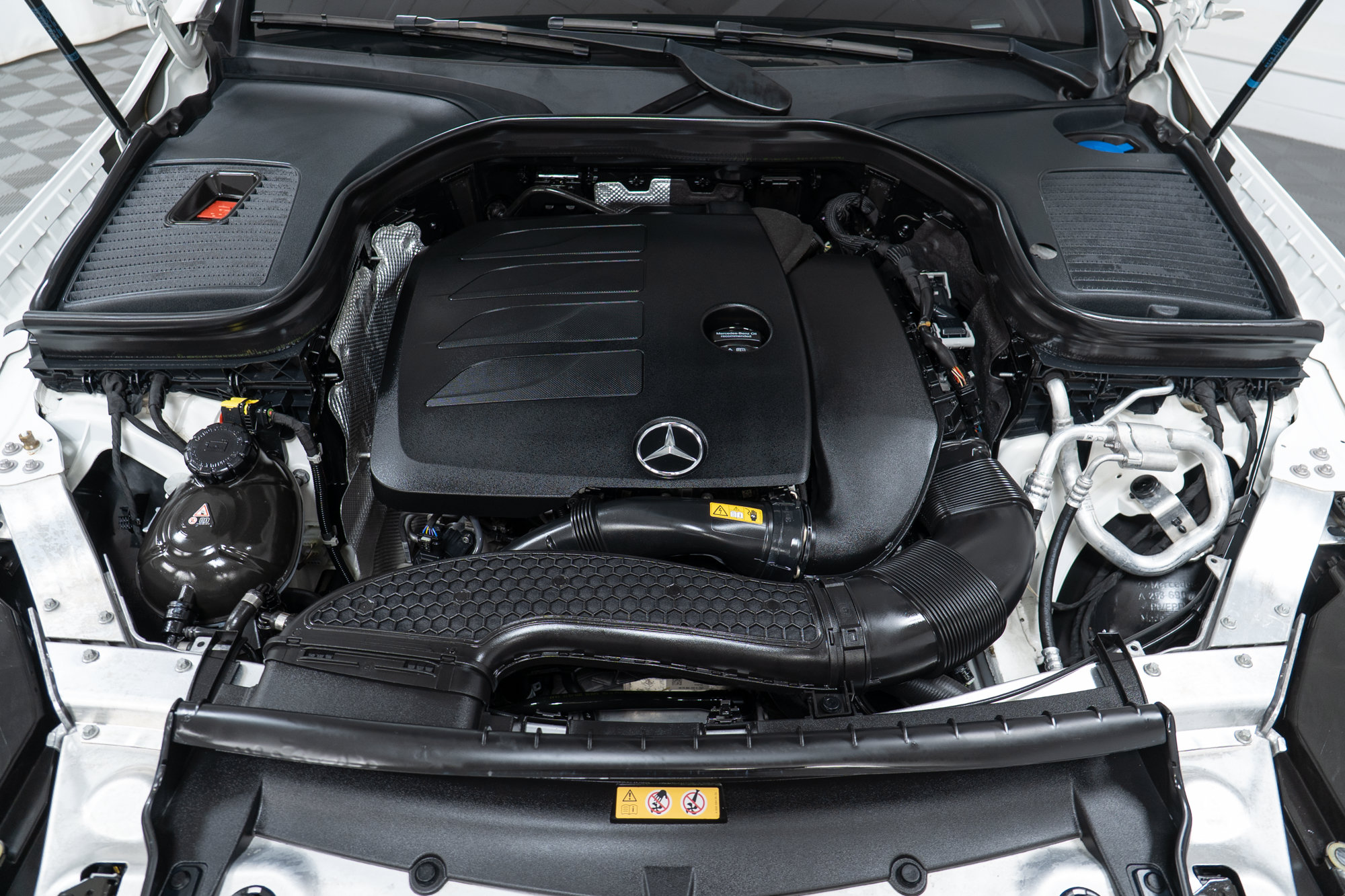 Certified 2022 Mercedes-Benz GLC 300 4MATIC image 9