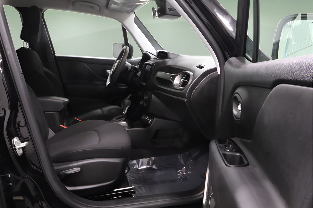 Certified 2023 Jeep Renegade Latitude AWD/4WD image 15