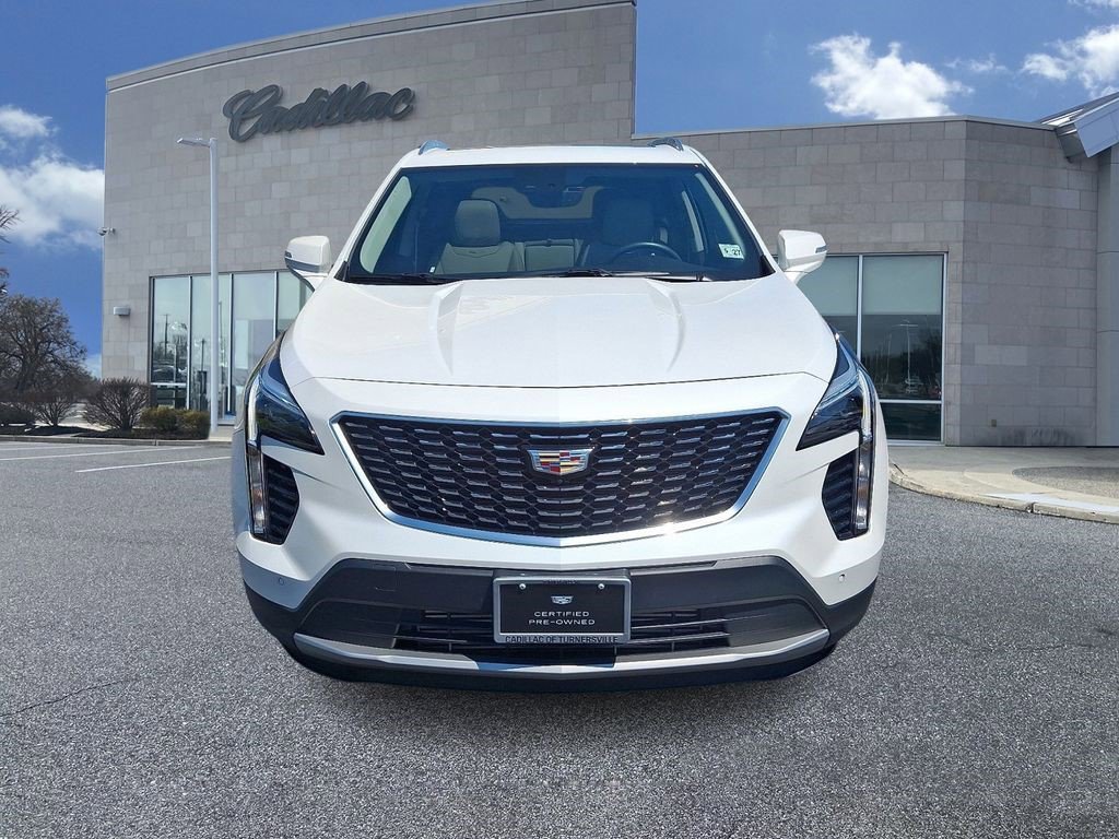 Certified 2022 Cadillac XT4 Premium Luxury w/ Enhanced Visibility Package FWD image 2