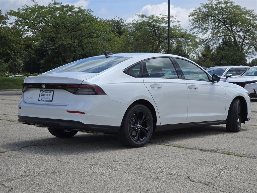New 2025 Honda Accord SE image 18