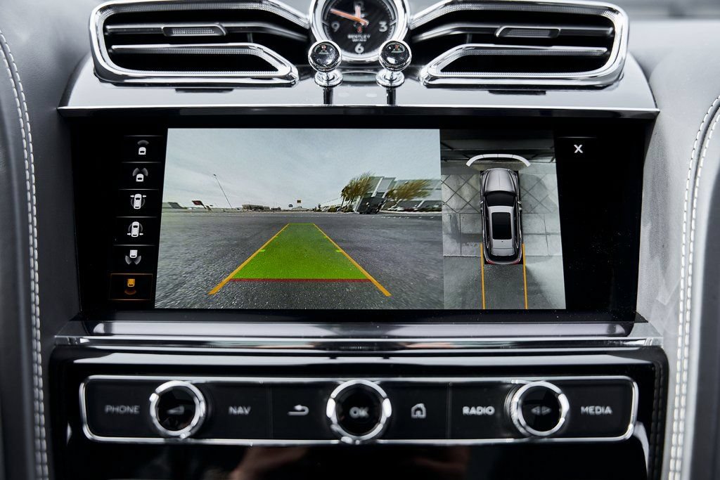 Used 2023 Bentley Bentayga Extended Wheelbase AWD/4WD image 82