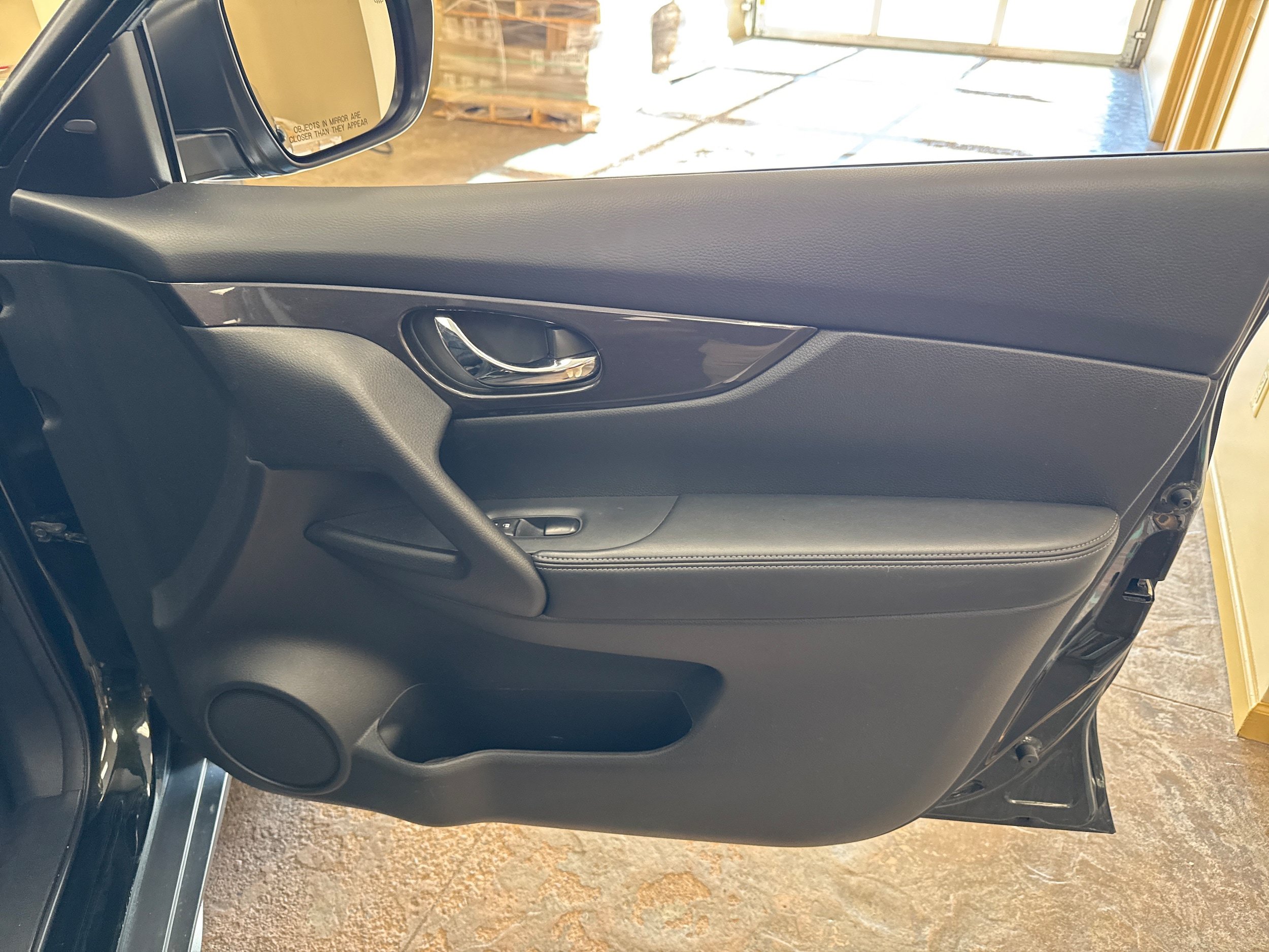 Used 2019 Nissan Rogue SV w/ Premium Package AWD/4WD image 14