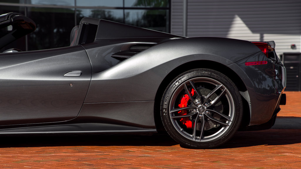 Used 2018 Ferrari 488 Spider RWD image 3