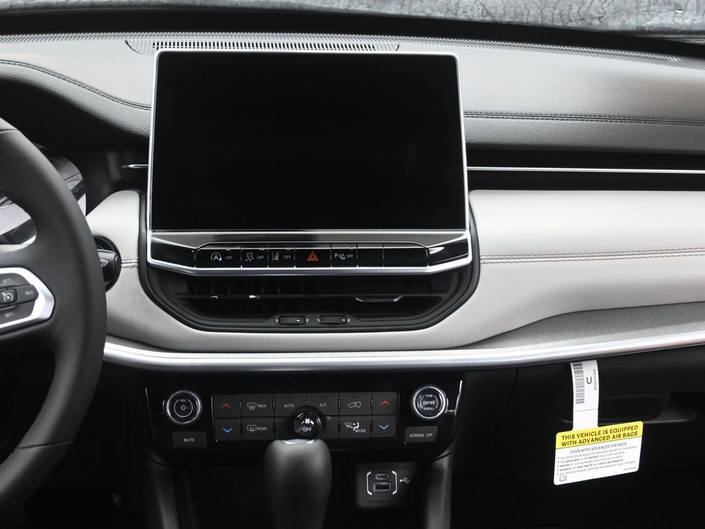 New 2026 Jeep Compass Limited image 25