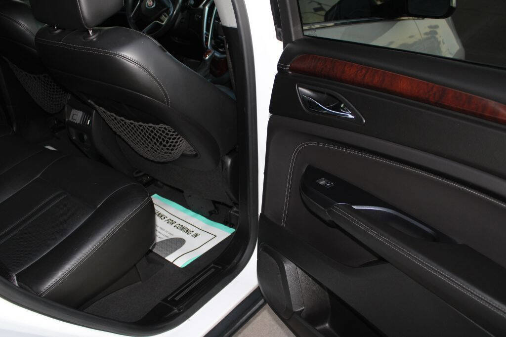 Used 2015 Cadillac SRX Luxury image 15