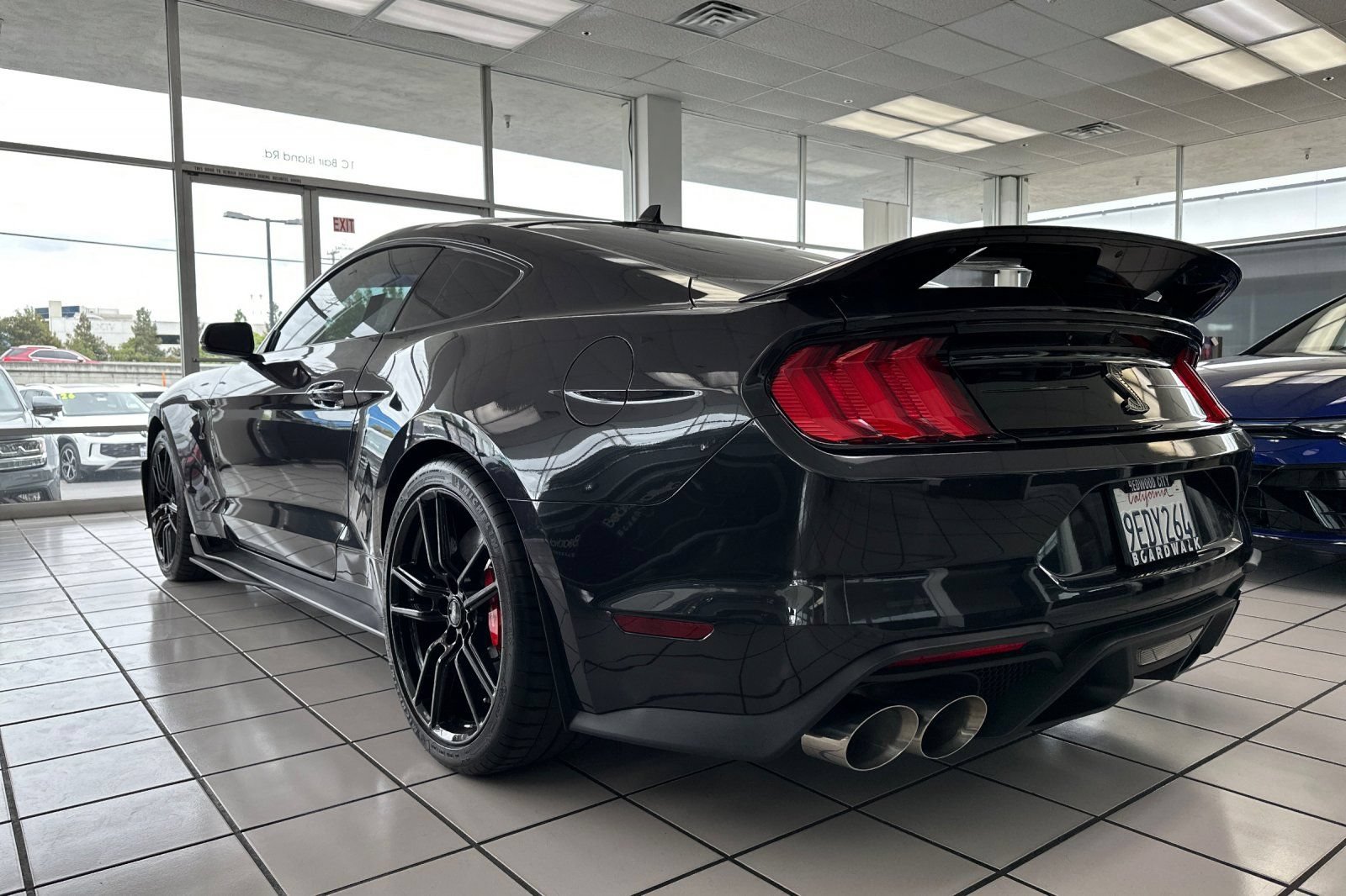 Used 2022 Ford Mustang Shelby GT500 w/ Technology Package RWD image 6