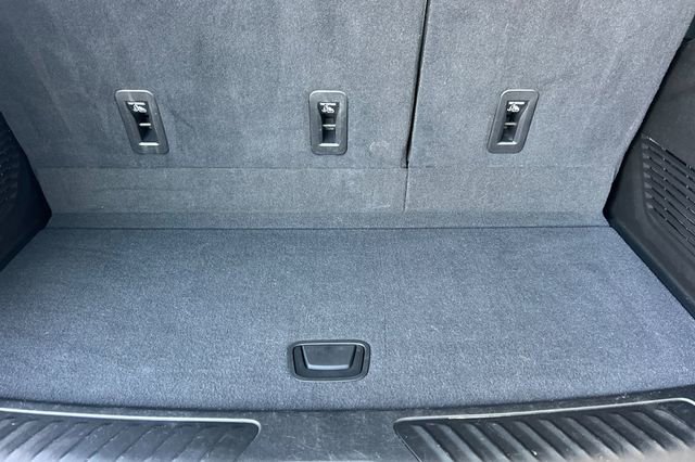 Used 2021 GMC Yukon SLT w/ Rear Media and Nav Package image 18