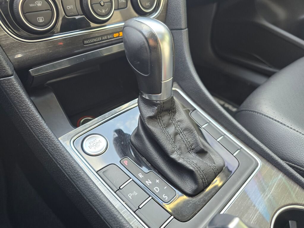 Used 2017 Volkswagen Passat 1.8T SE image 26