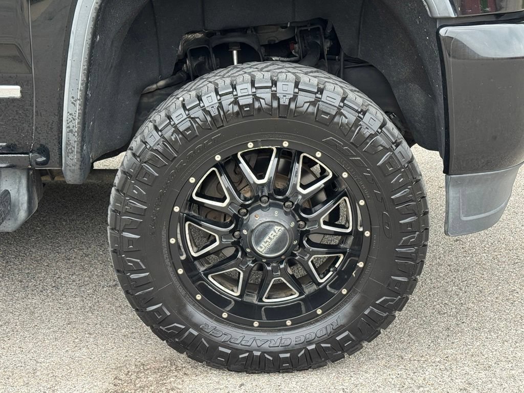 Used 2018 GMC Sierra 2500 Denali w/ Duramax Plus Package AWD/4WD image 9