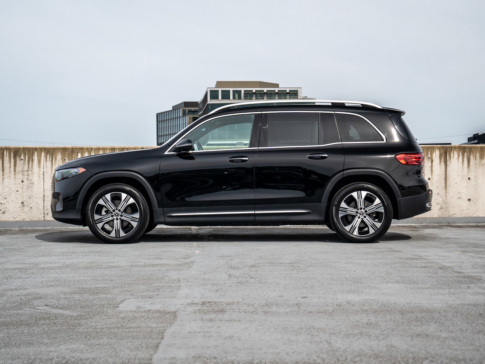 Certified 2025 Mercedes-Benz EQB 350 4MATIC SUV image 3