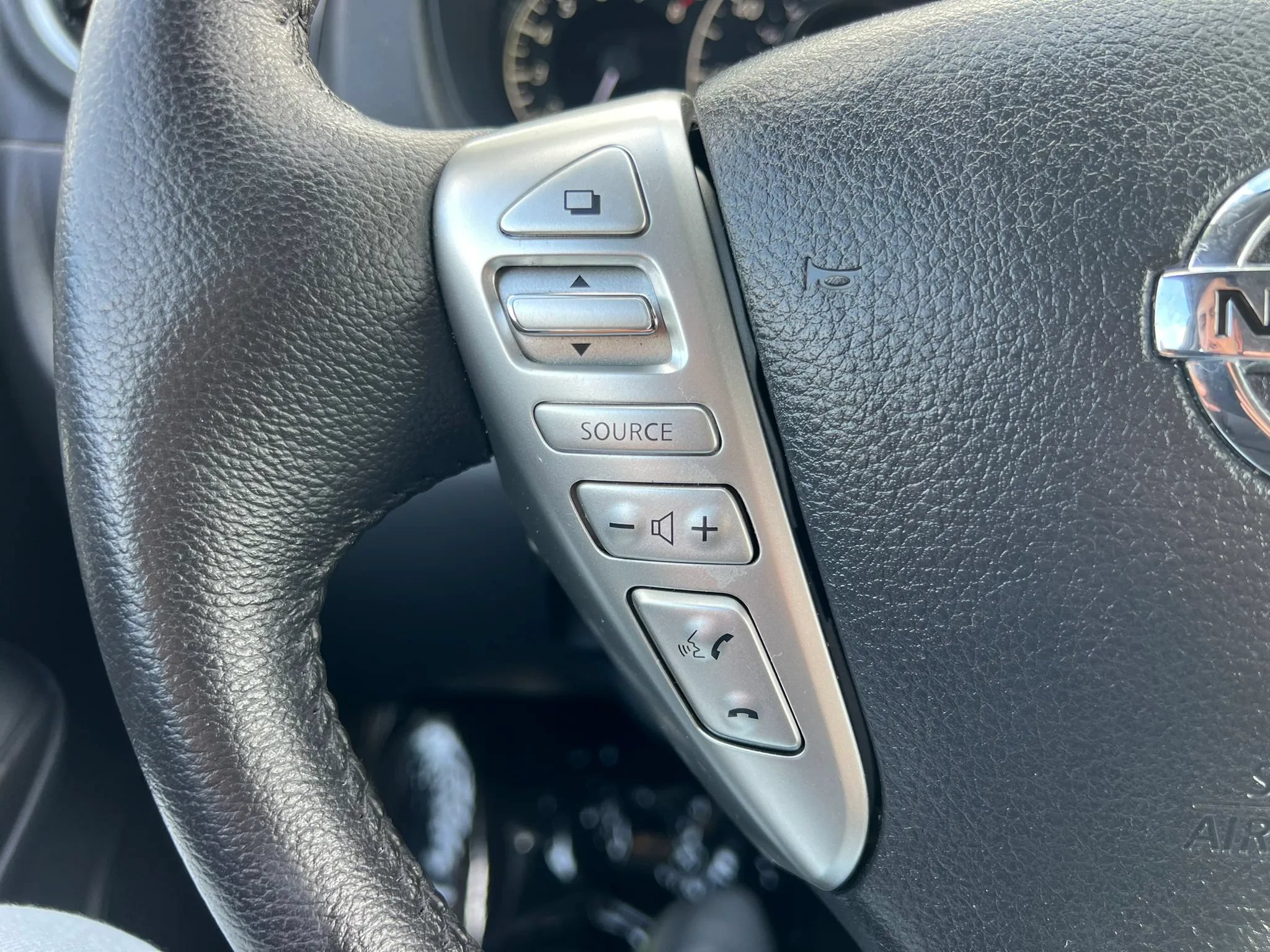 Used 2015 Nissan Versa Note SV w/ SV Appearance Package FWD image 23