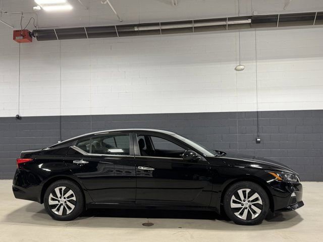 Used 2022 Nissan Altima 2.5 S FWD image 33