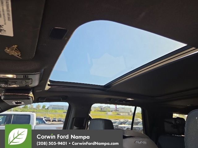 Used 2023 Chevrolet Tahoe Z71 w/ Luxury Package AWD/4WD image 21