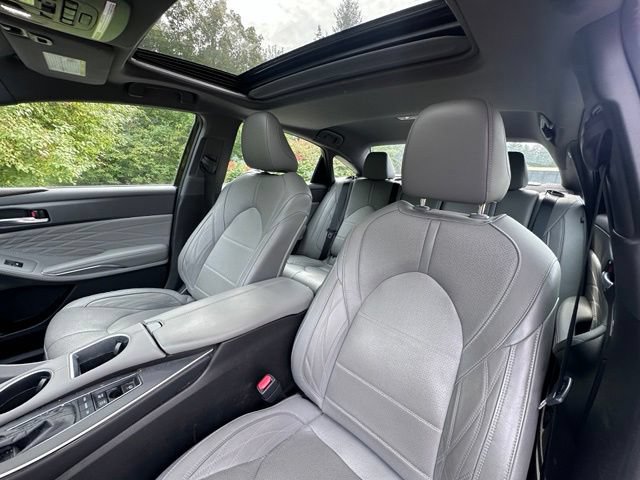 Used 2021 Toyota Avalon Limited w/ Advanced Safety Package FWD image 11