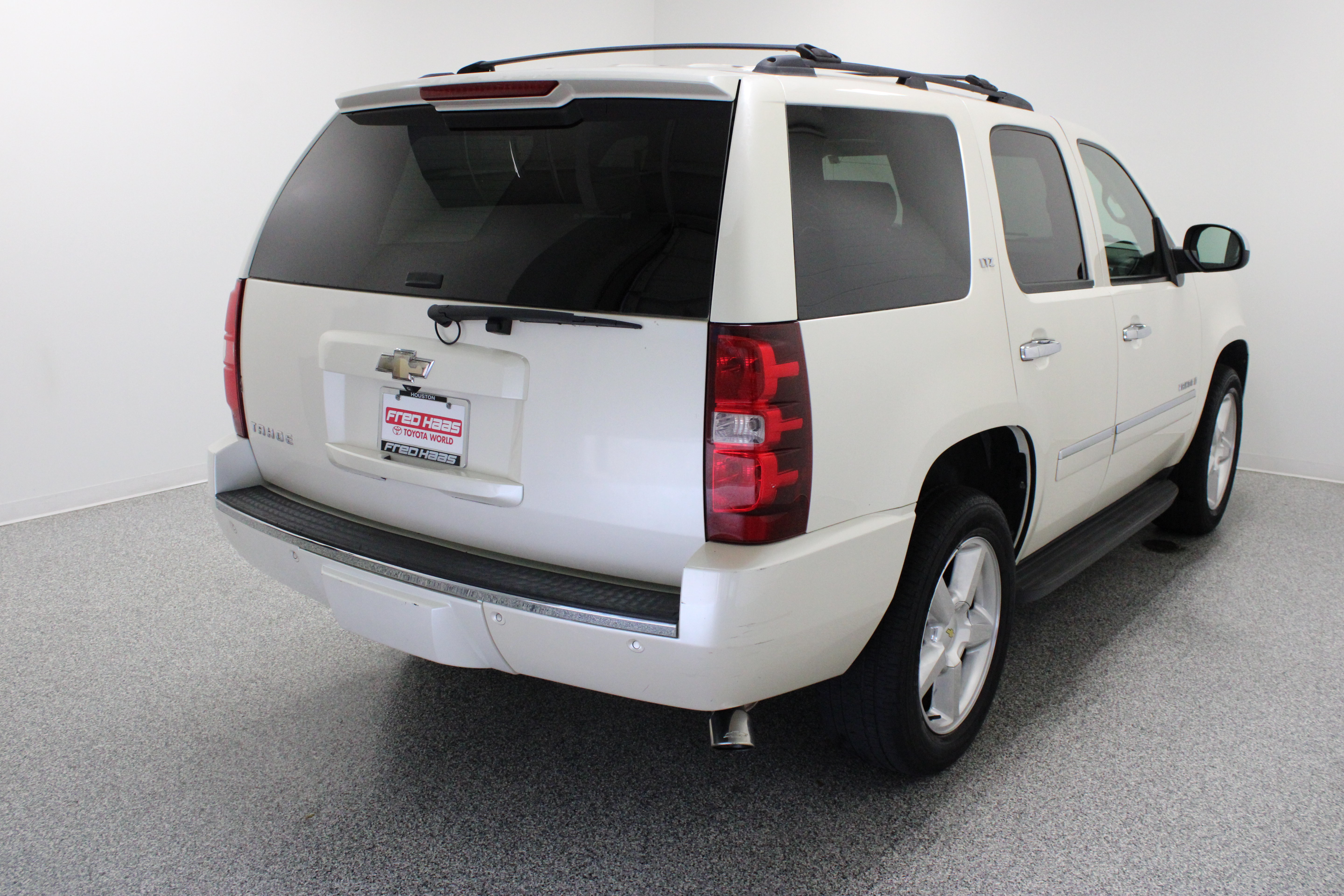 Used 2009 Chevrolet Tahoe LTZ RWD image 7